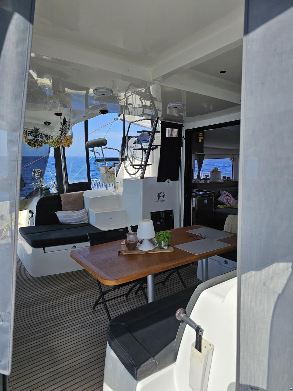 Lagoon 42