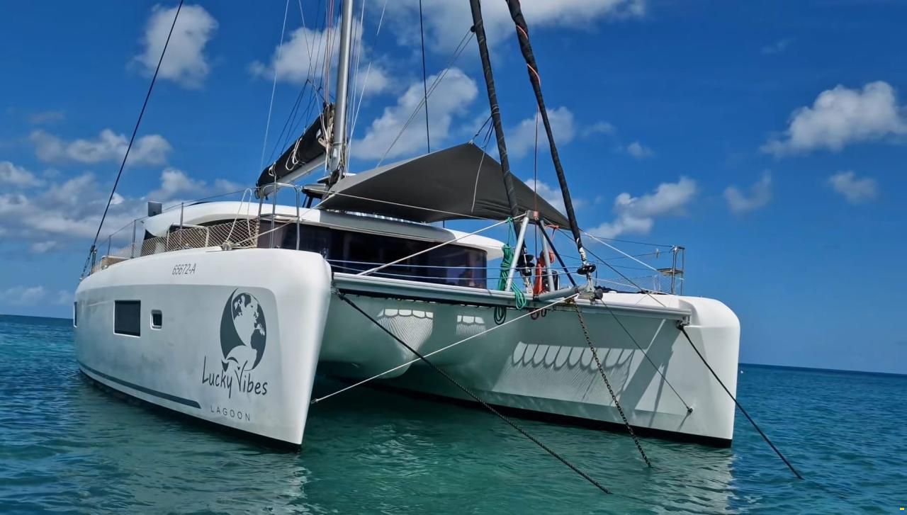 Lagoon 42