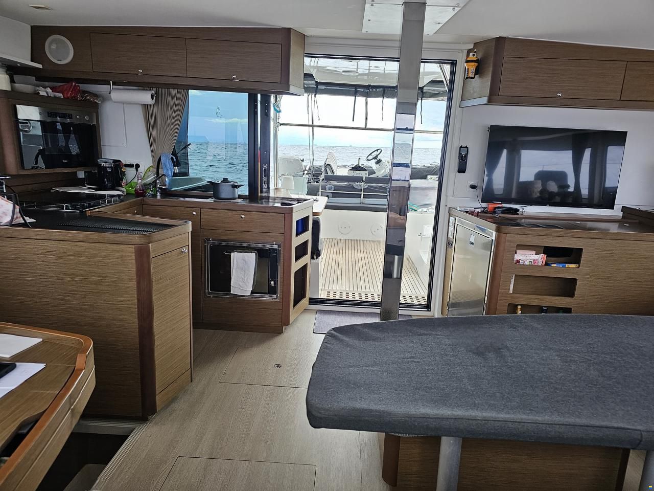 Lagoon 42