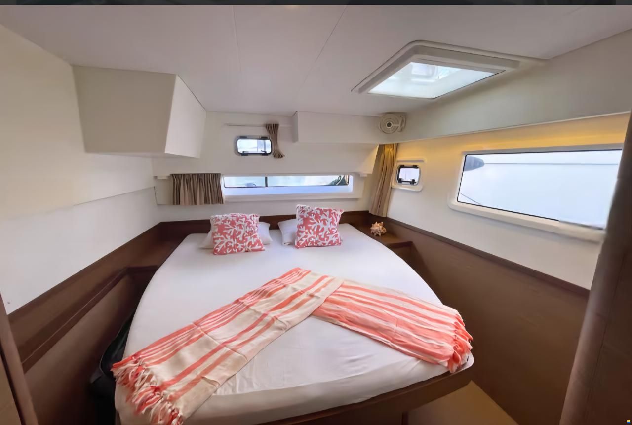 Lagoon 42