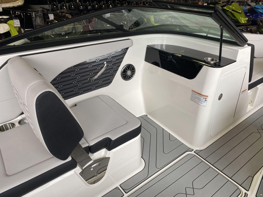 Sea Ray SPX 190