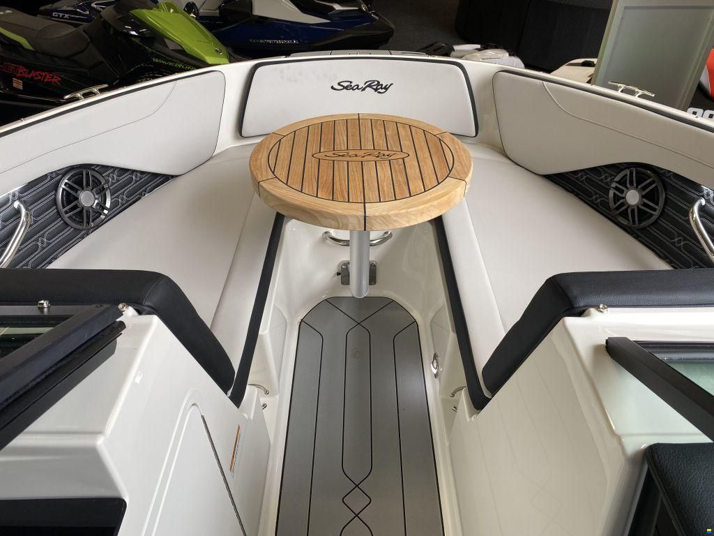 Sea Ray SPX 190