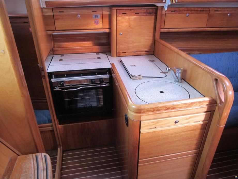 Bavaria 30 cruiser