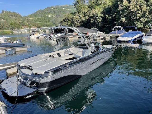 MasterCraft xt22