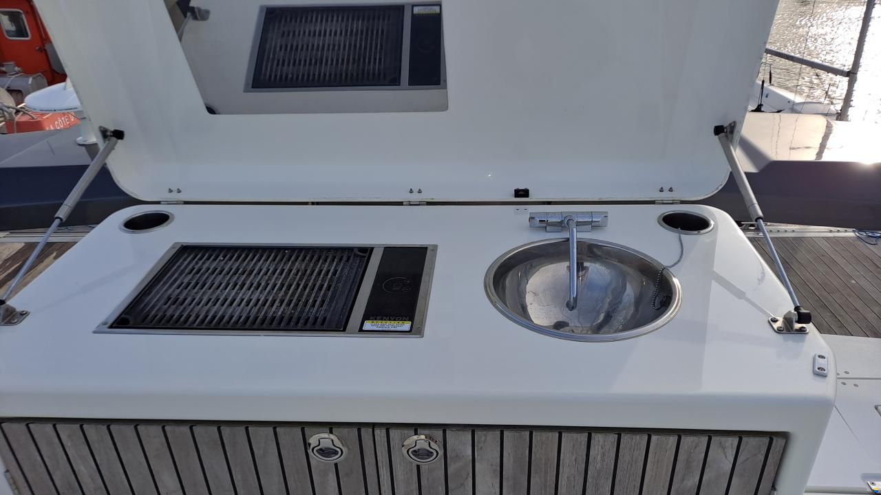 Beneteau Monte Carlo 52 Flybridge