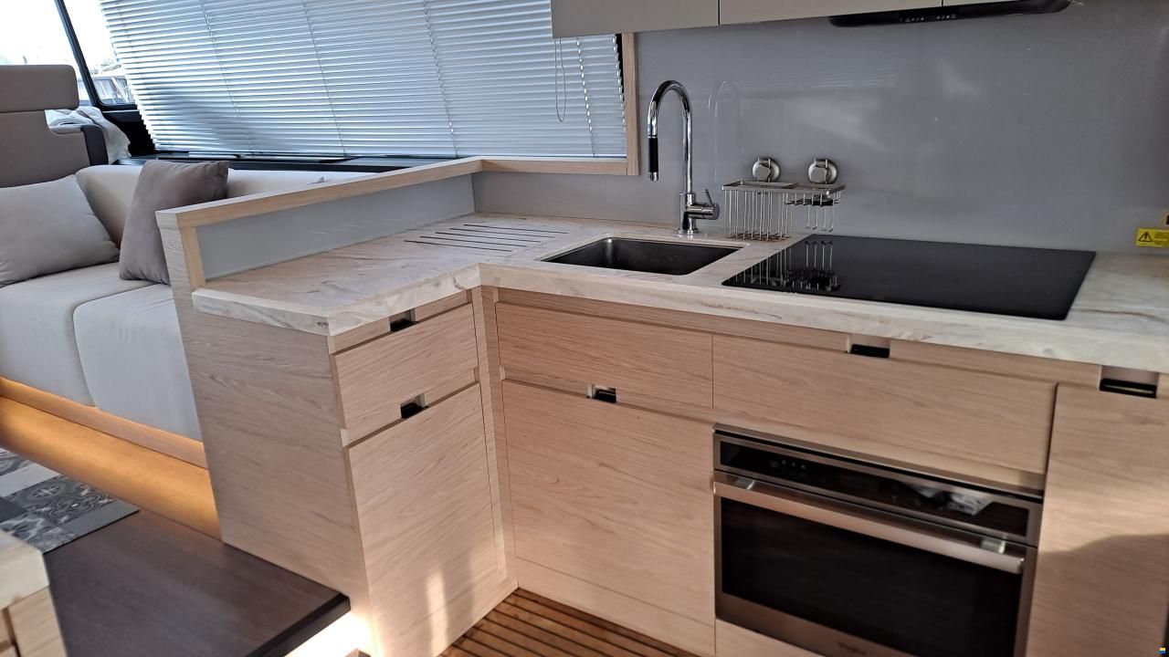 Beneteau Monte Carlo 52 Flybridge