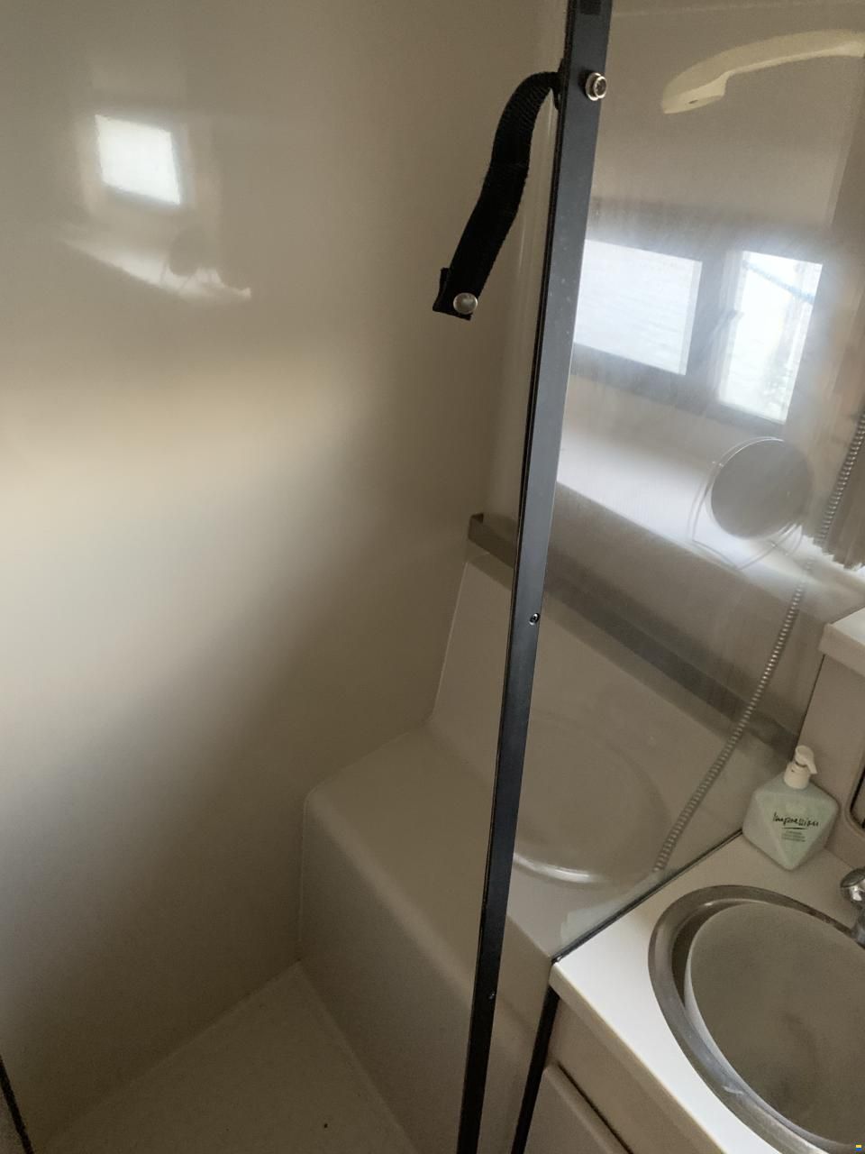 Carver 33 Aft Cabin