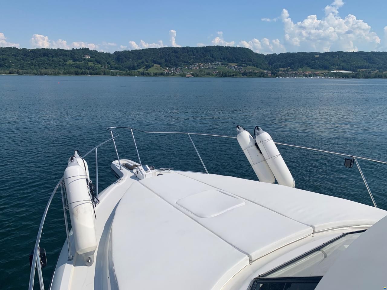 Carver 33 Aft Cabin