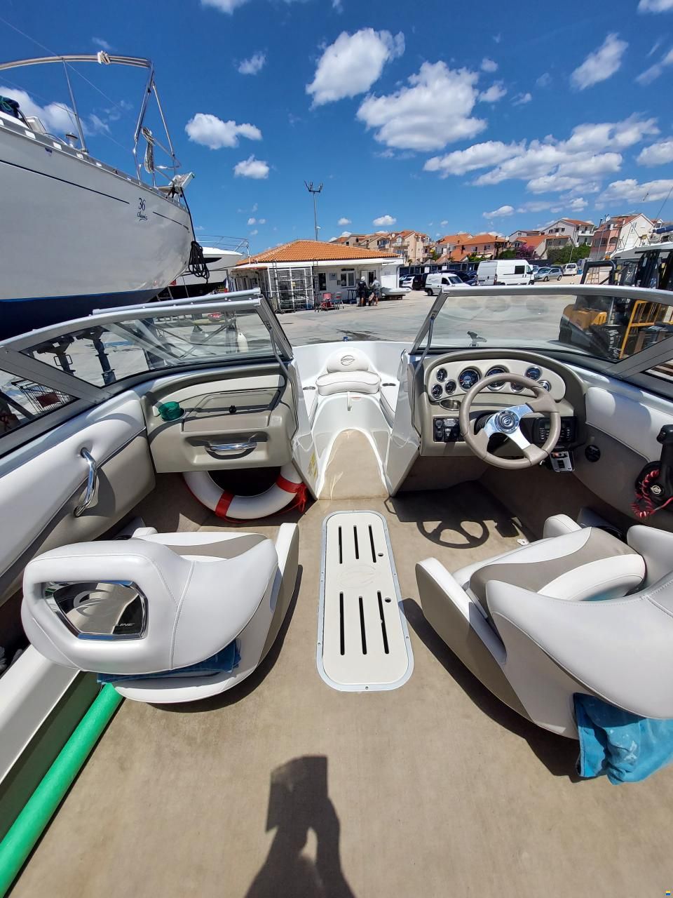 Crownline Bowrider 18 SS