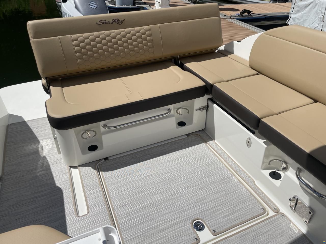 Sea Ray SDX 250