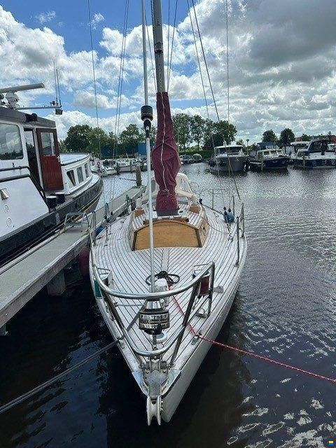 Royal Huisman 33