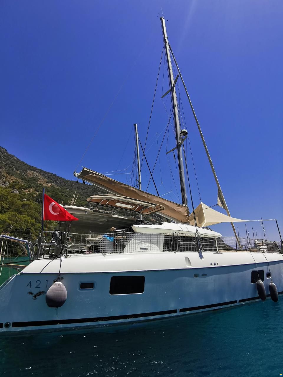 Lagoon 421