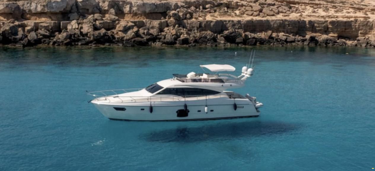 Ferretti 592