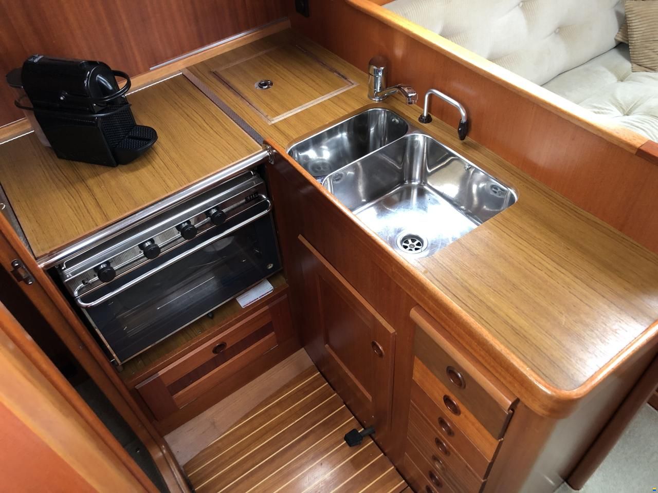 Hallberg-Rassy HR 34