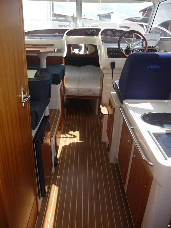 Bella Falcon 26