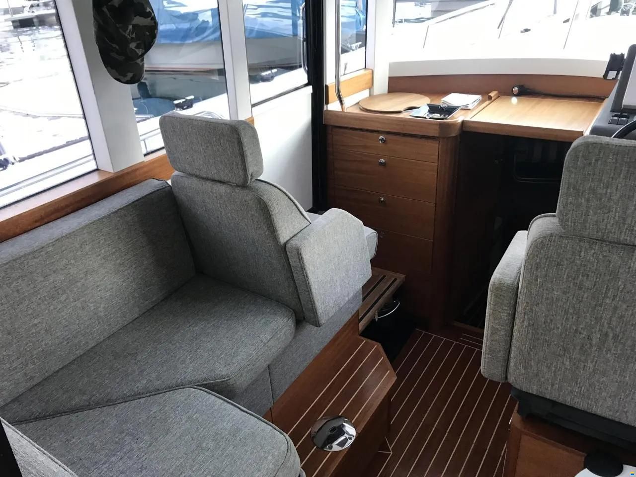 Paragon 25 Cabin