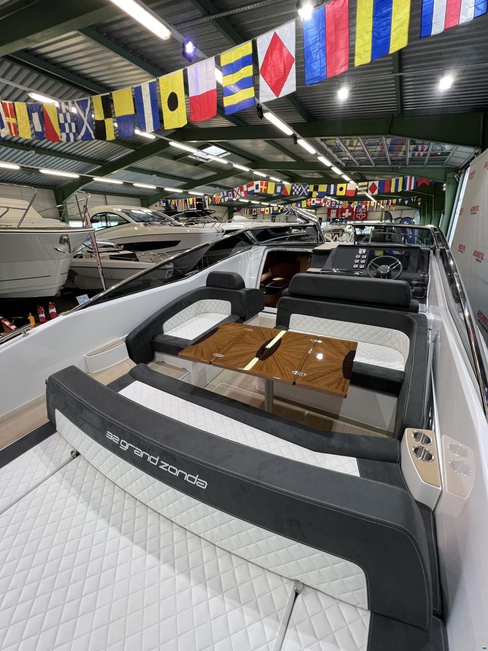 Windy 32 Grand Zonda