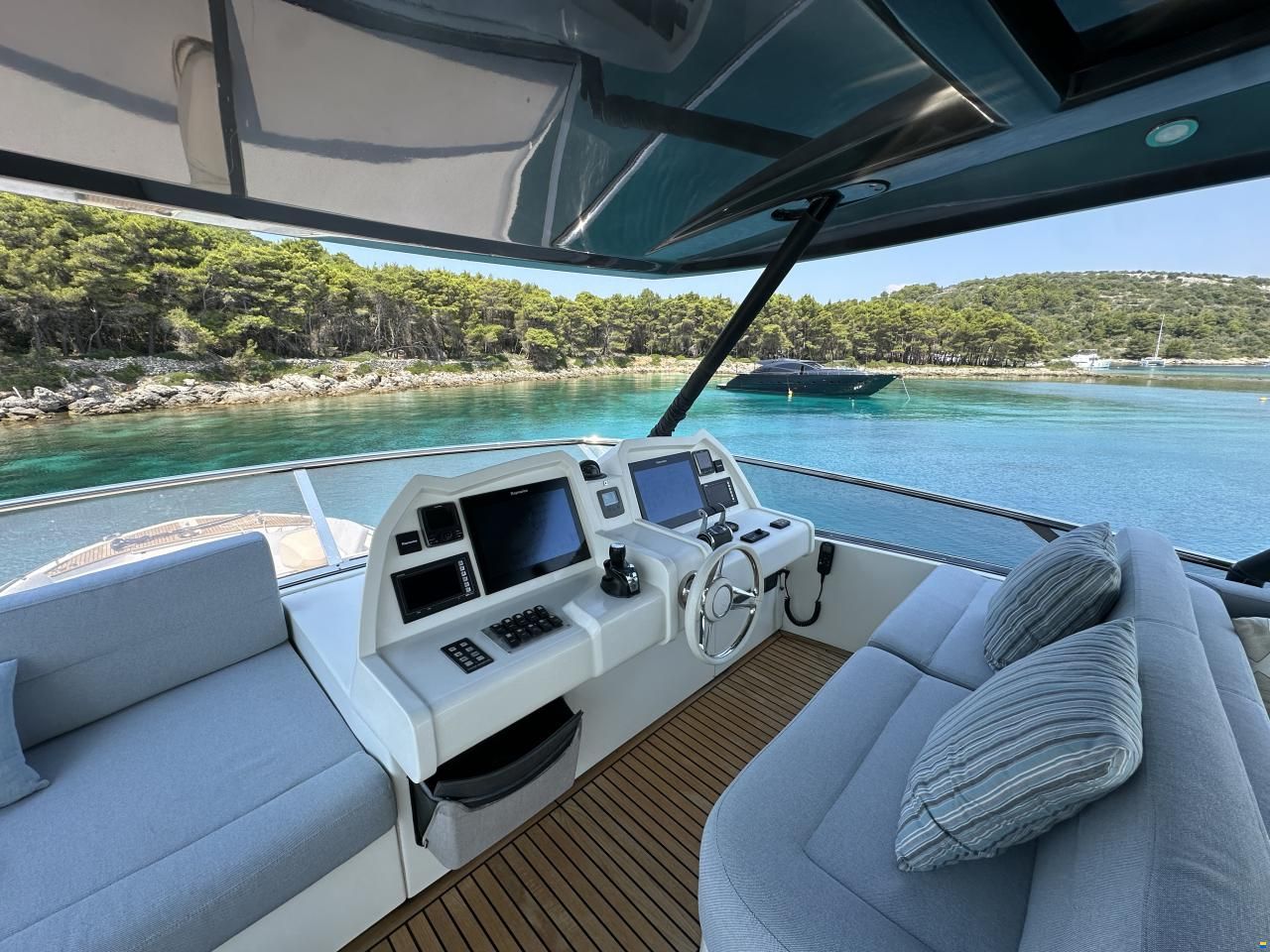 Monte Carlo Yachts MCY 65