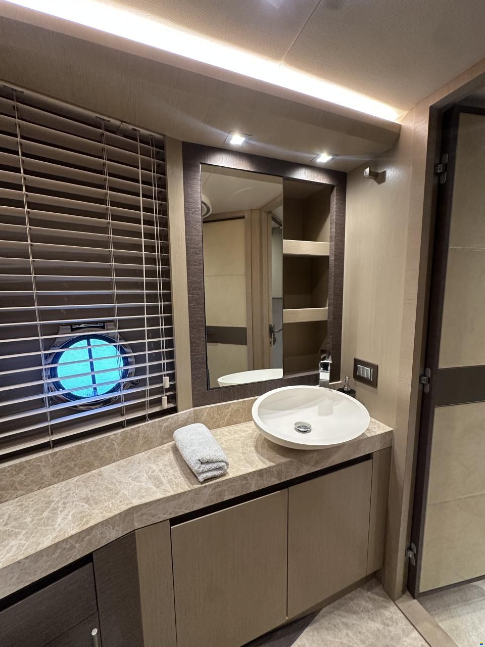 Monte Carlo Yachts MCY 65