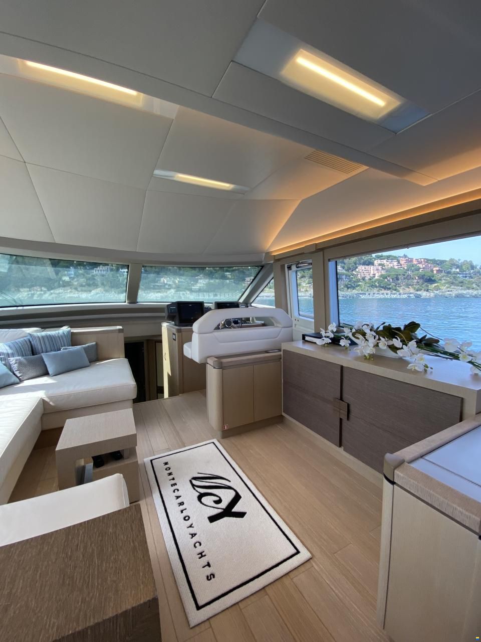 Monte Carlo Yachts MCY 65