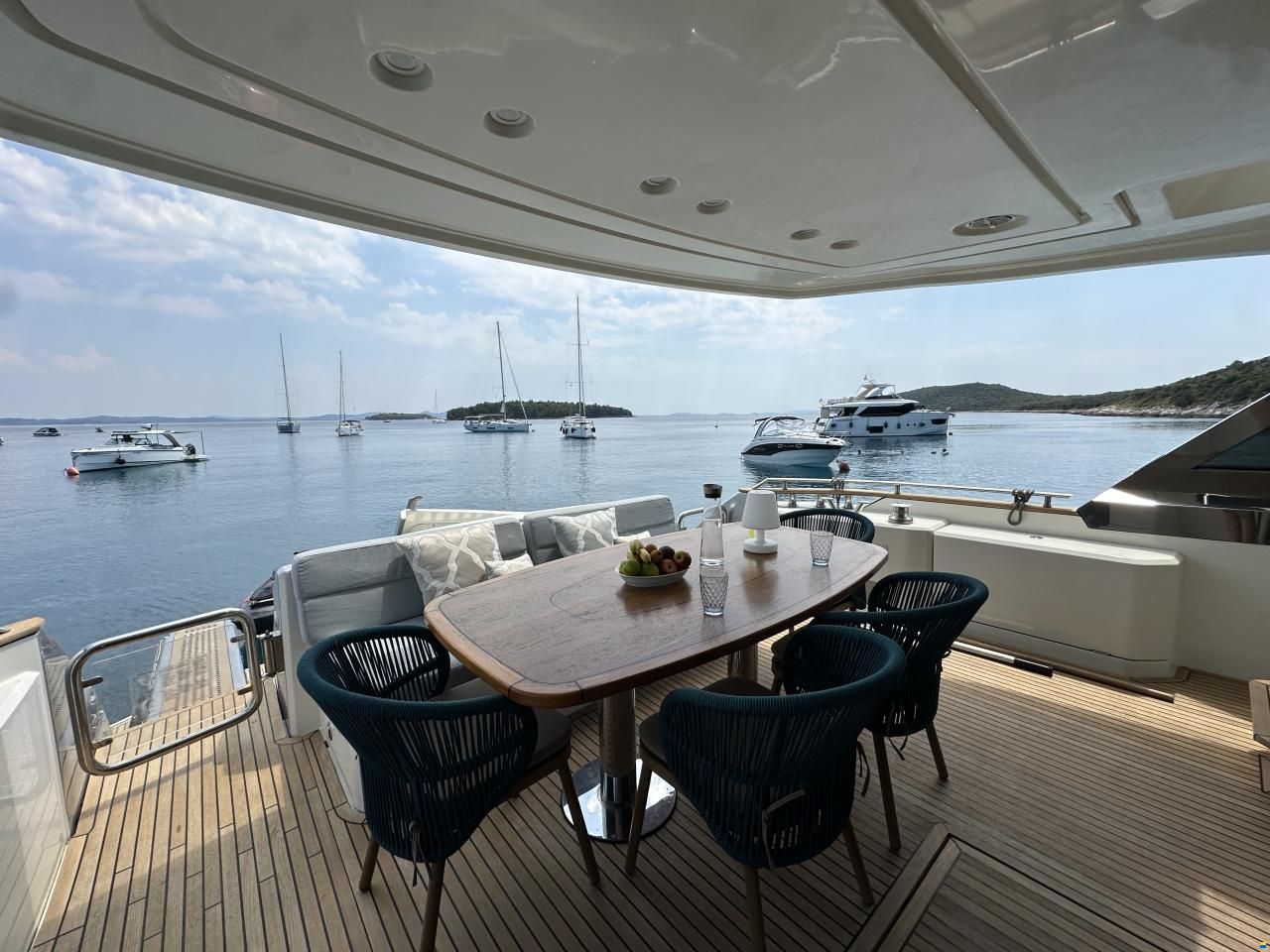 Monte Carlo Yachts MCY 65