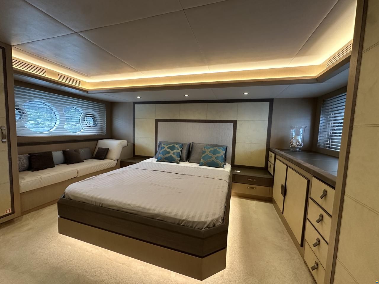 Monte Carlo Yachts MCY 65
