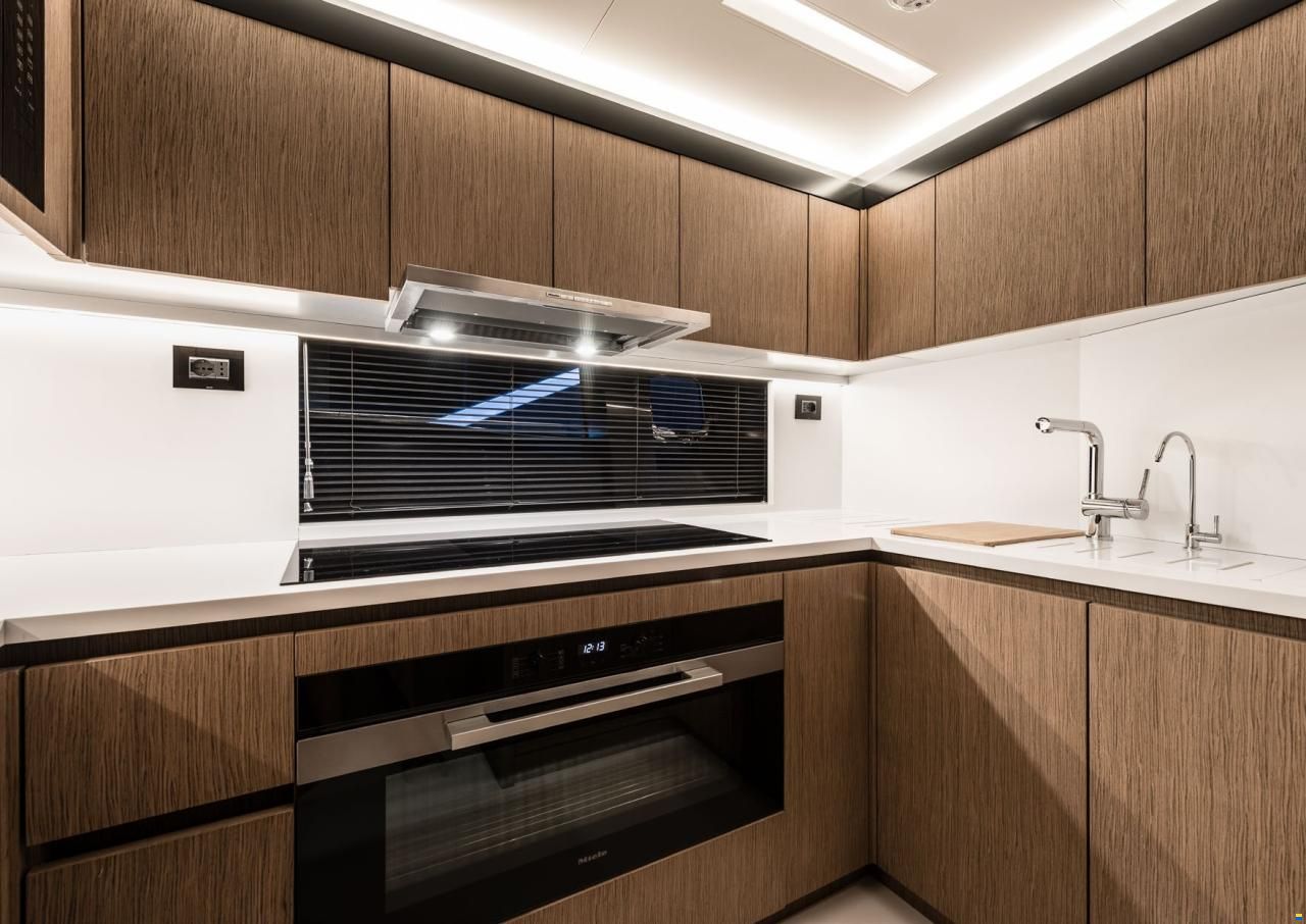 AB Yachts AB 80