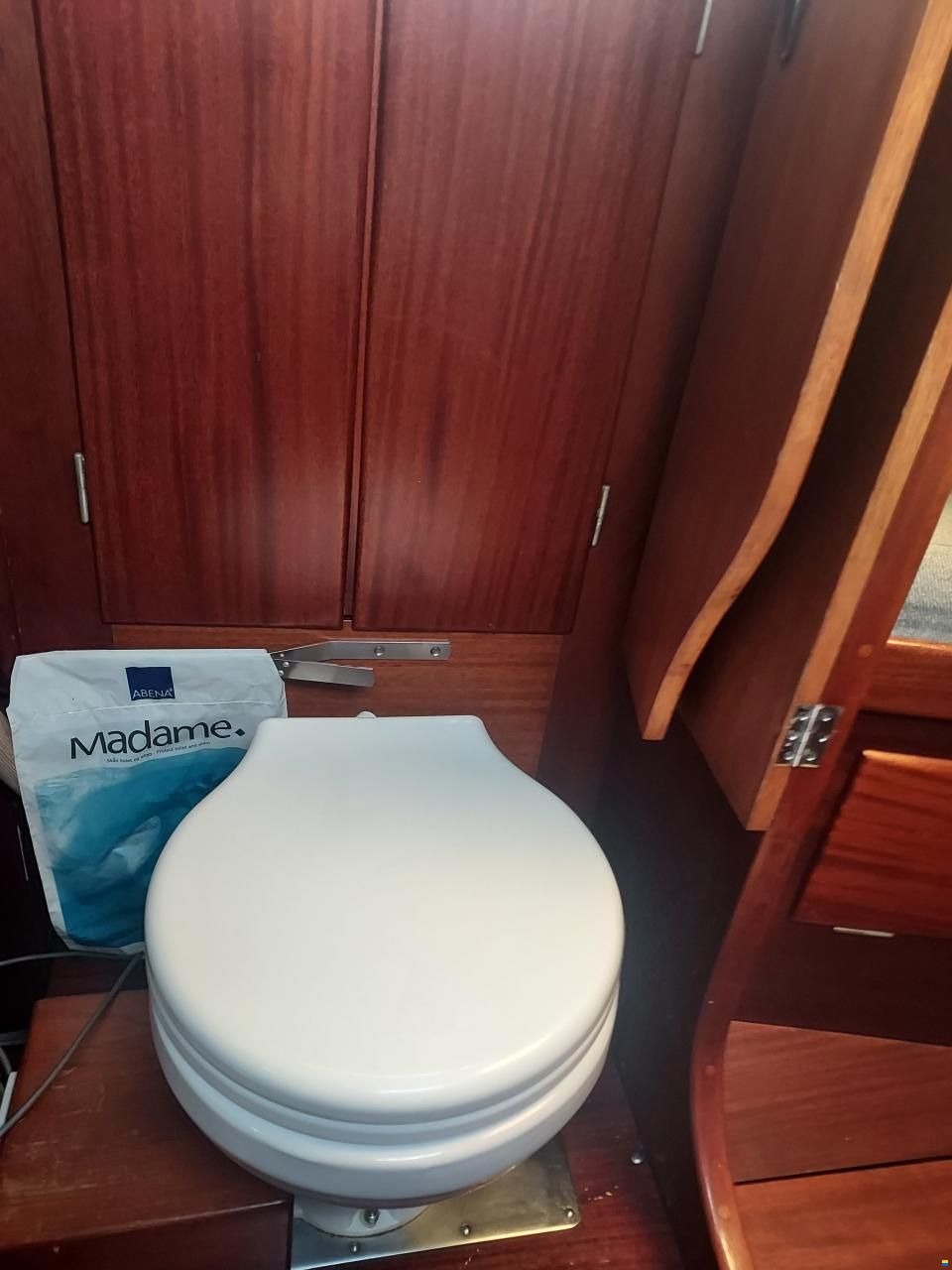 Hallberg-Rassy Mistress 32