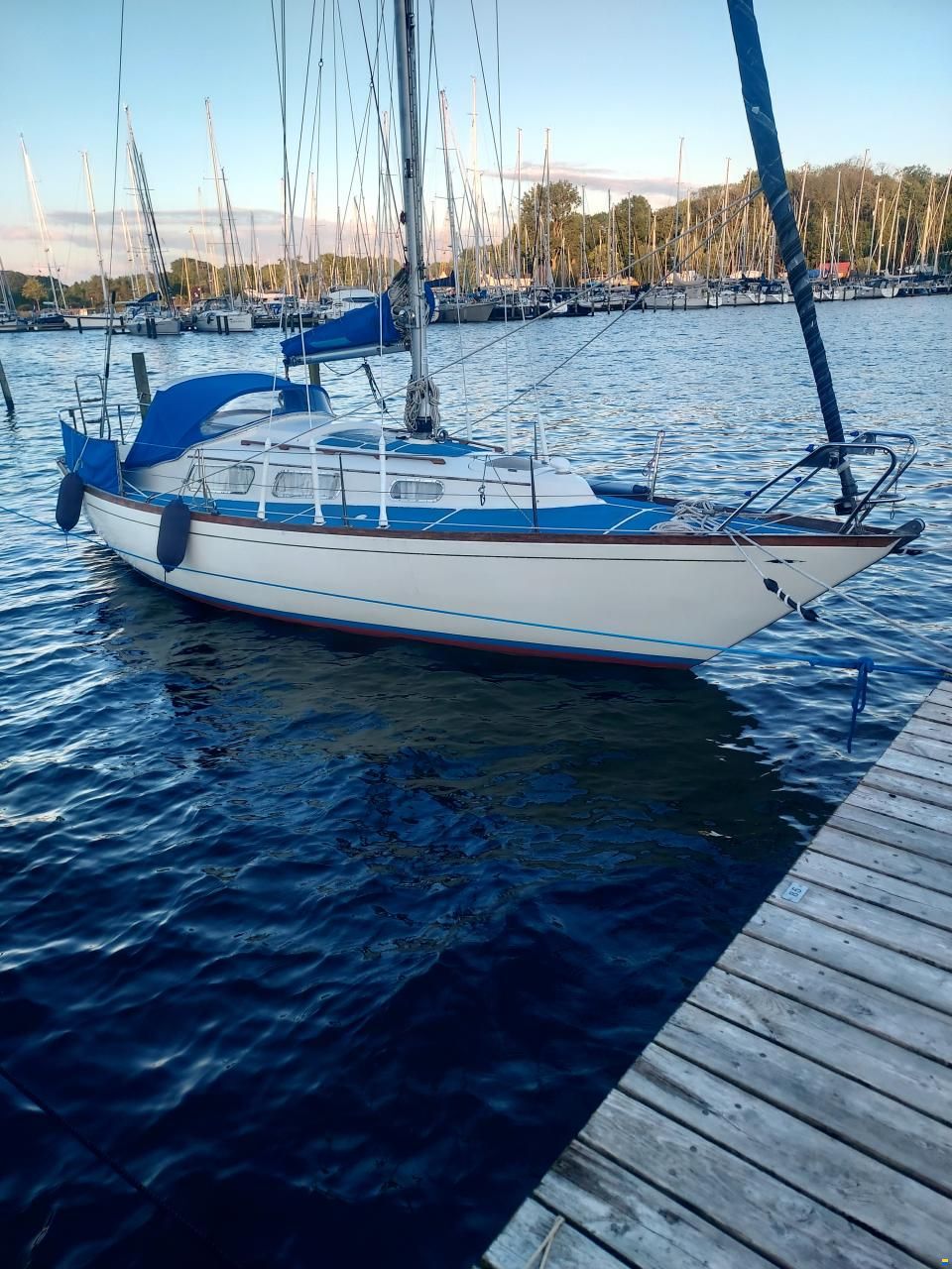 Hallberg-Rassy Mistress 32