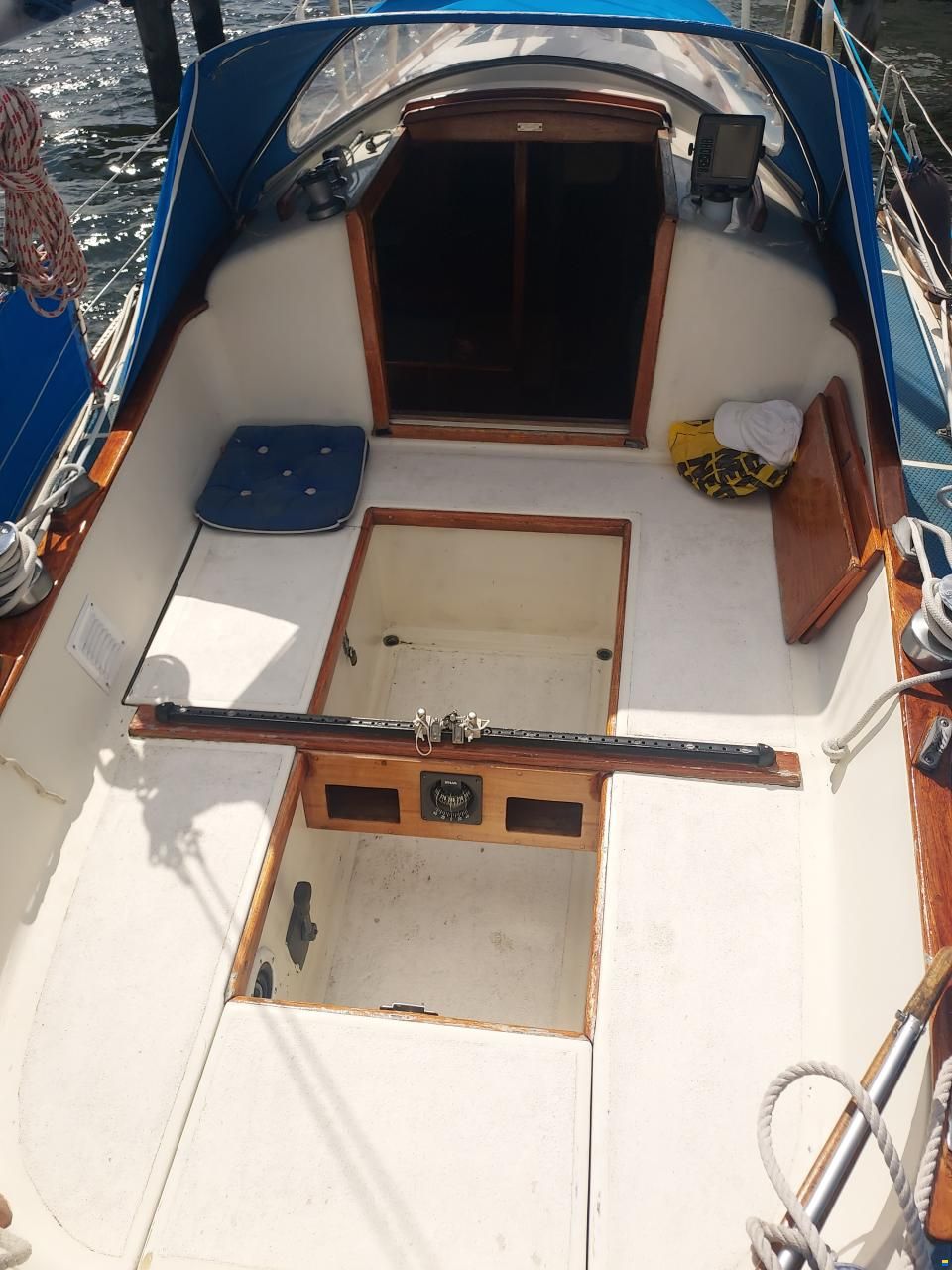 Hallberg-Rassy Mistress 32
