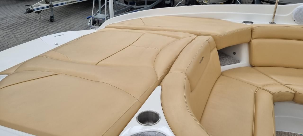 Rinker Captiva 246 Captiva
