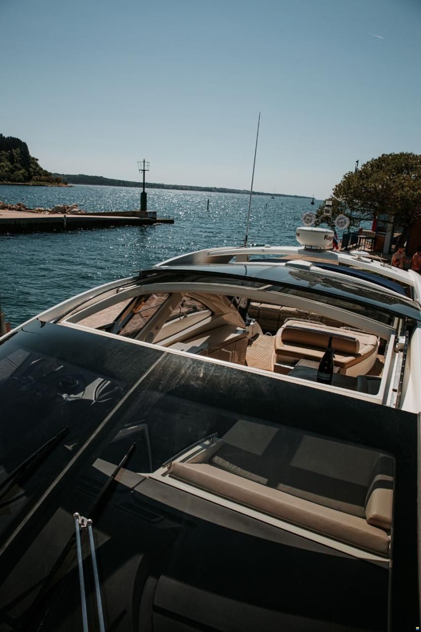 Azimut Atlantis 54