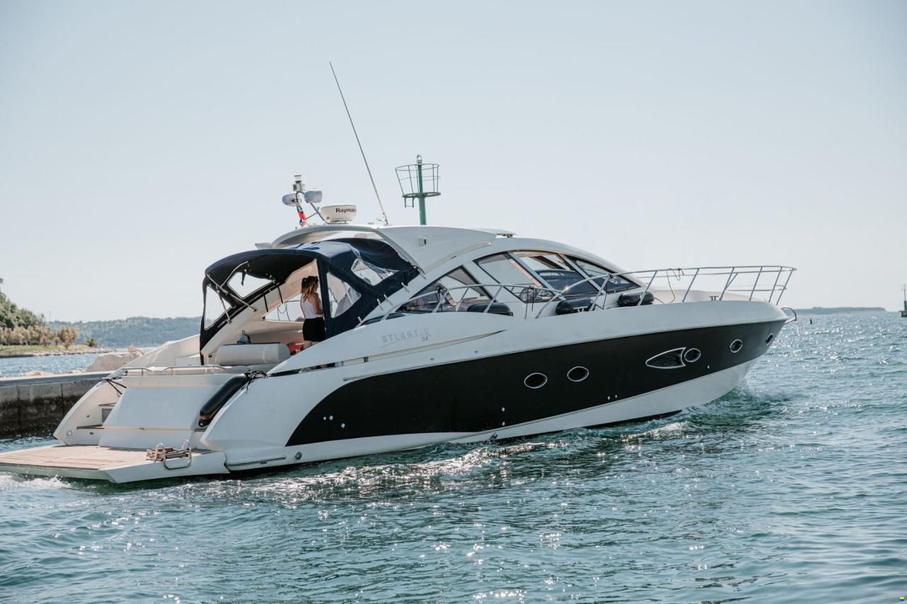 Azimut Atlantis 54