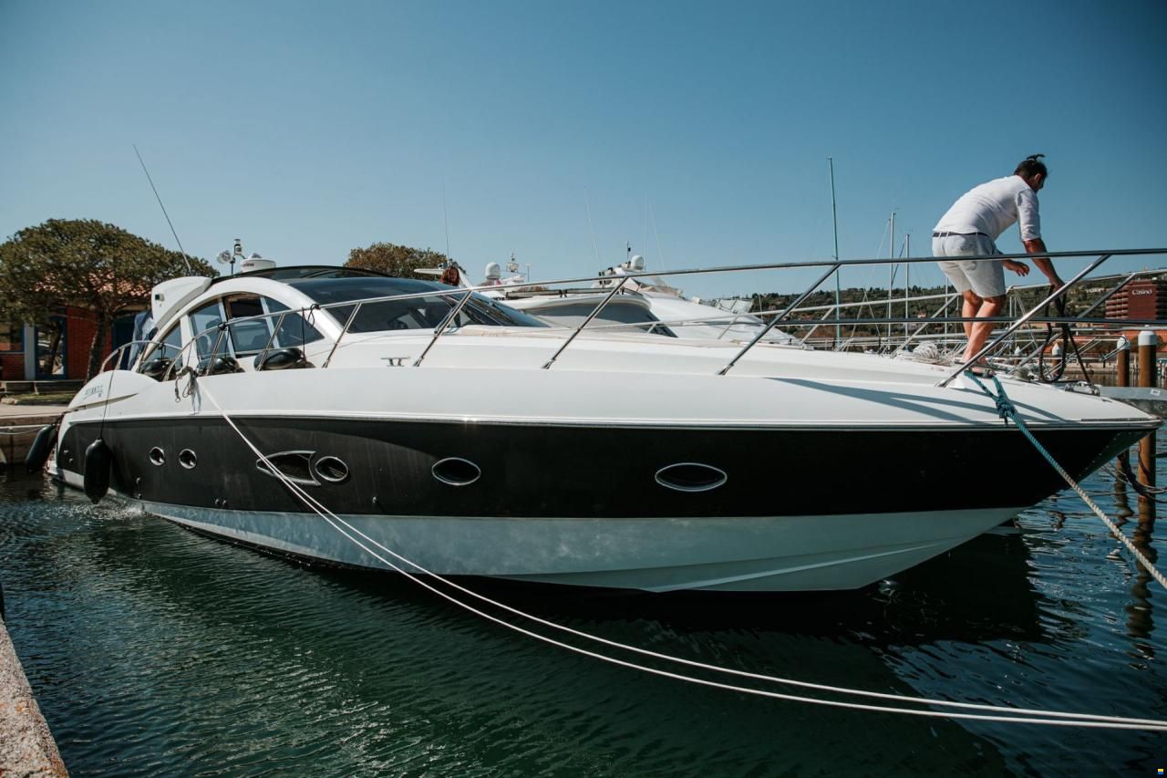 Azimut Atlantis 54
