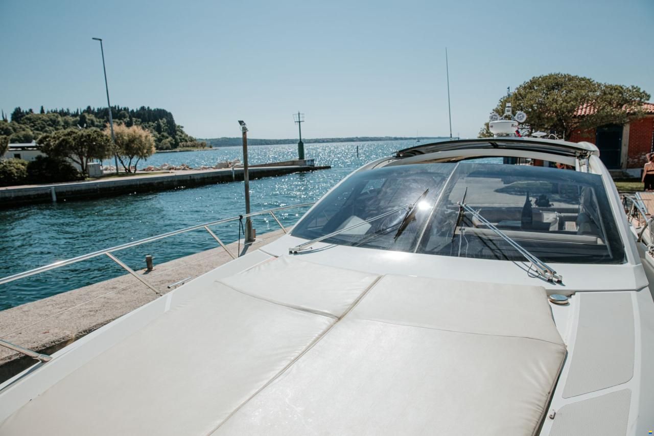 Azimut Atlantis 54