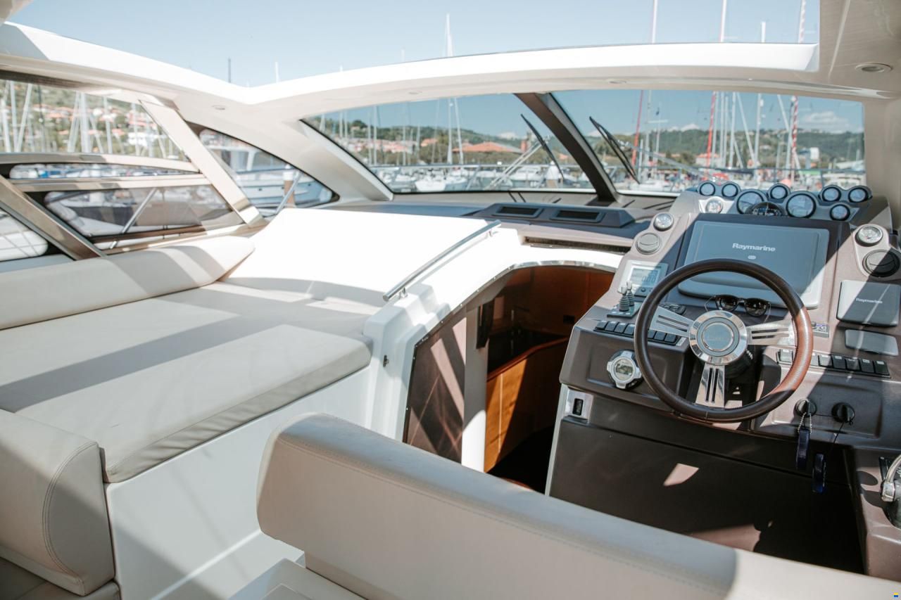 Azimut Atlantis 54