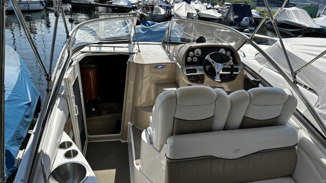 Four Winns Vista 258