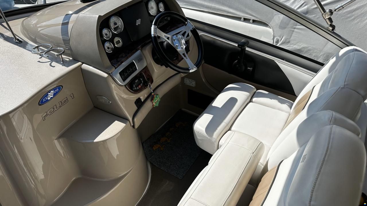 Four Winns Vista 258