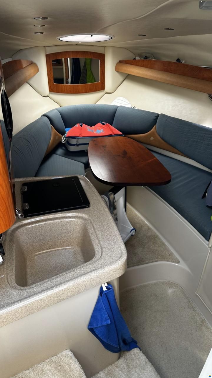 Four Winns Vista 258