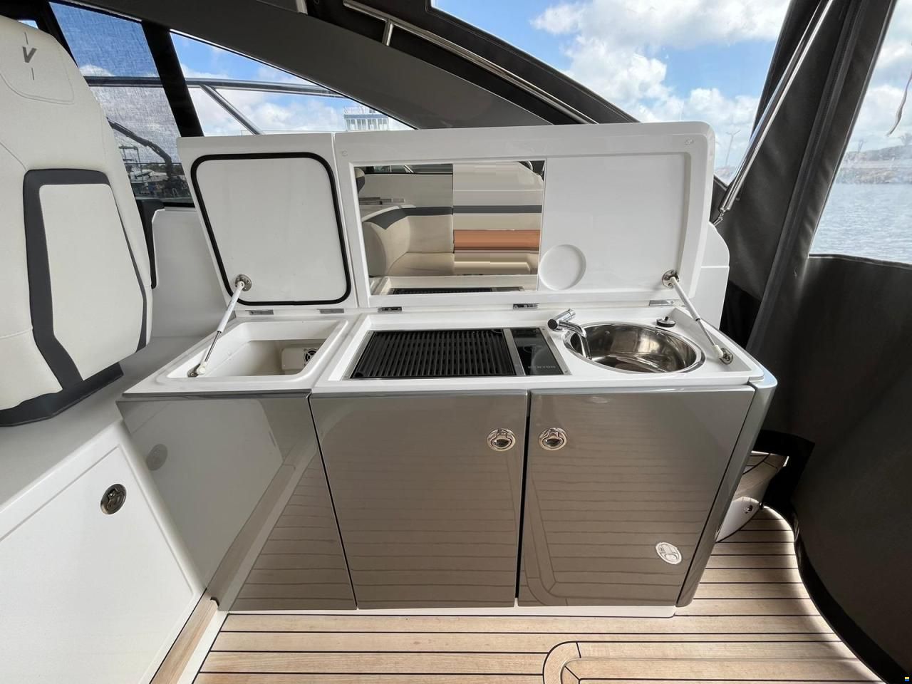 Princess V40