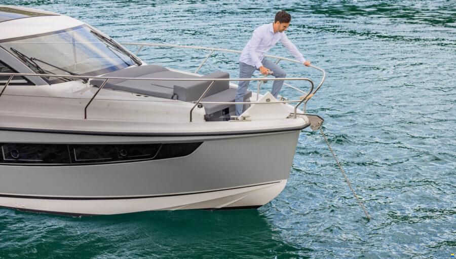 Sealine C335