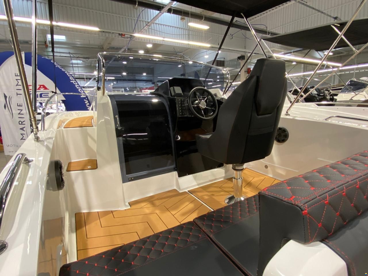 Marine Time QX 563 / 19 Sundeck