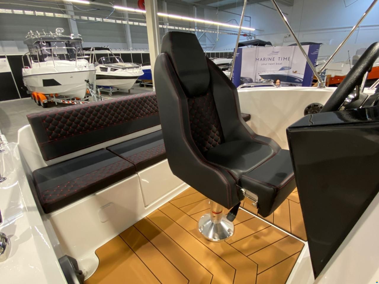 Marine Time QX 563 / 19 Sundeck