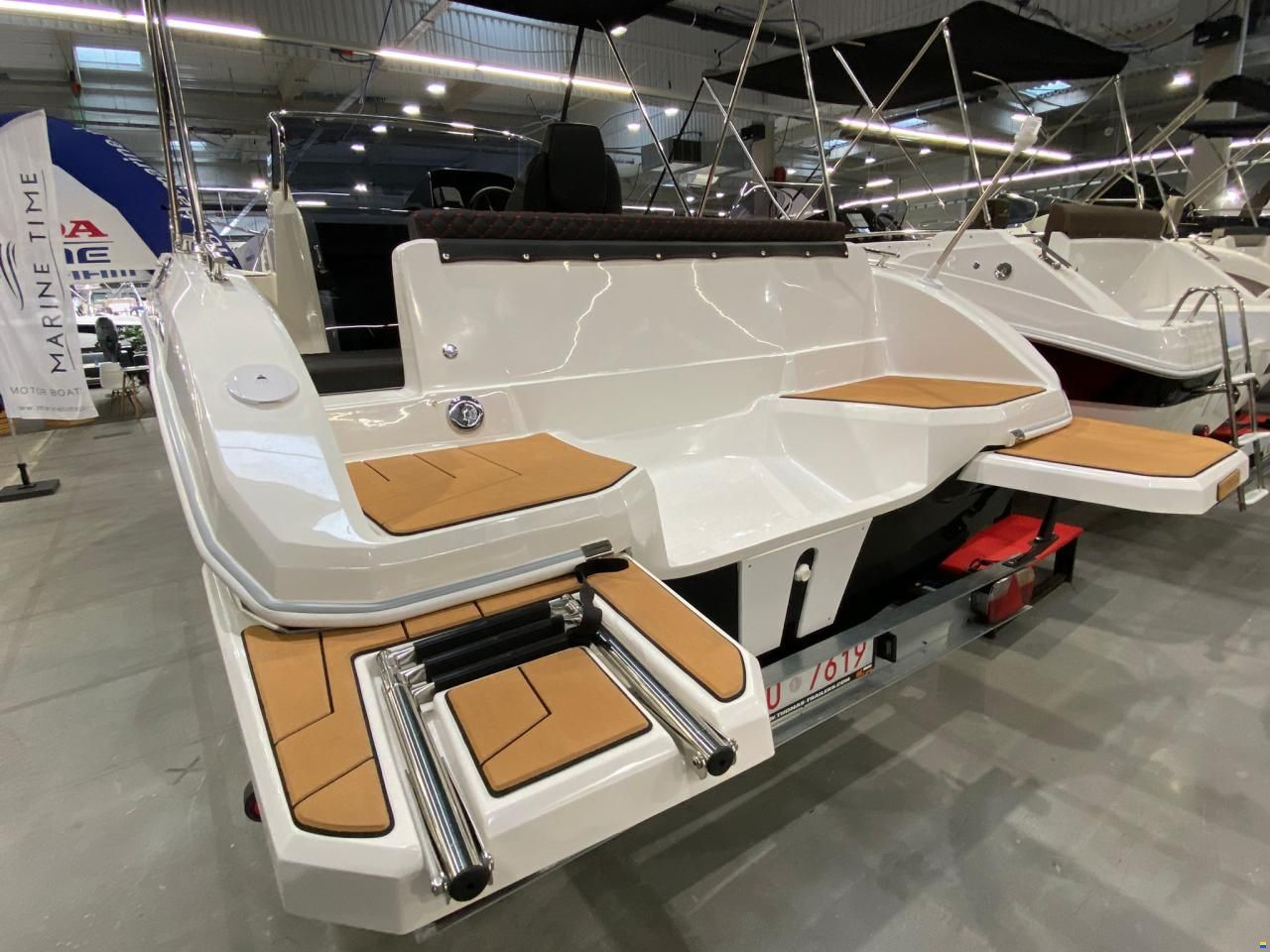 Marine Time QX 563 / 19 Sundeck
