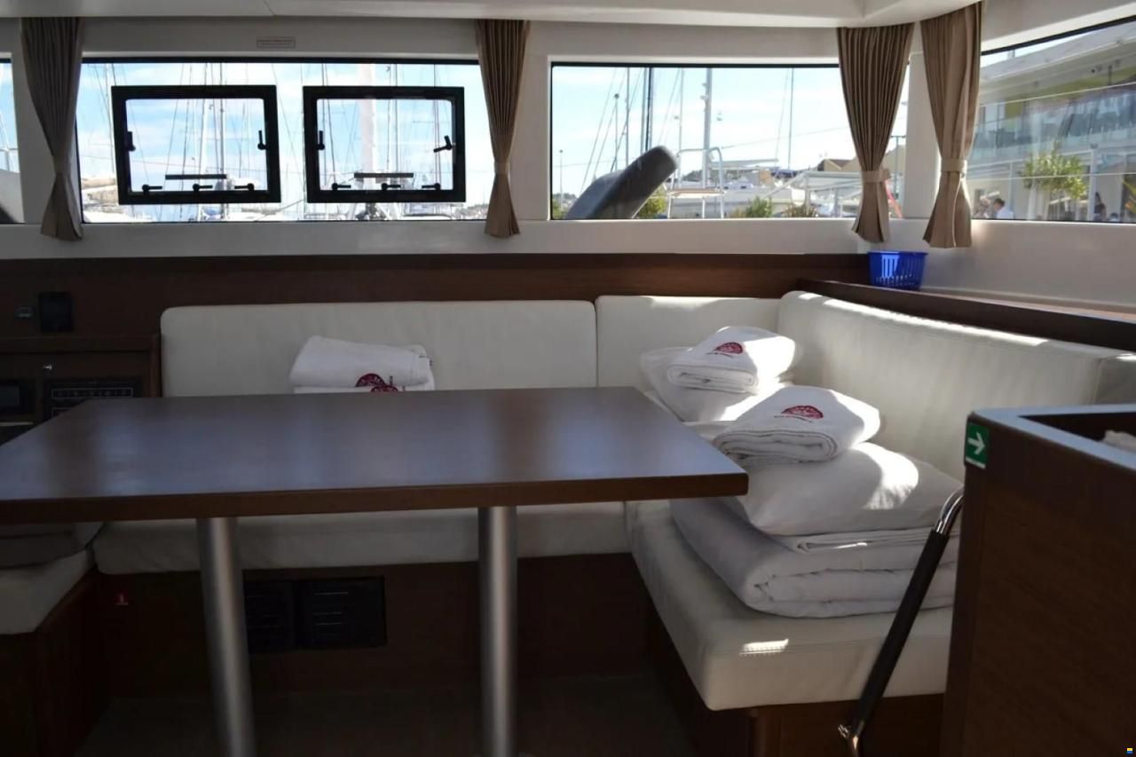 Lagoon 40