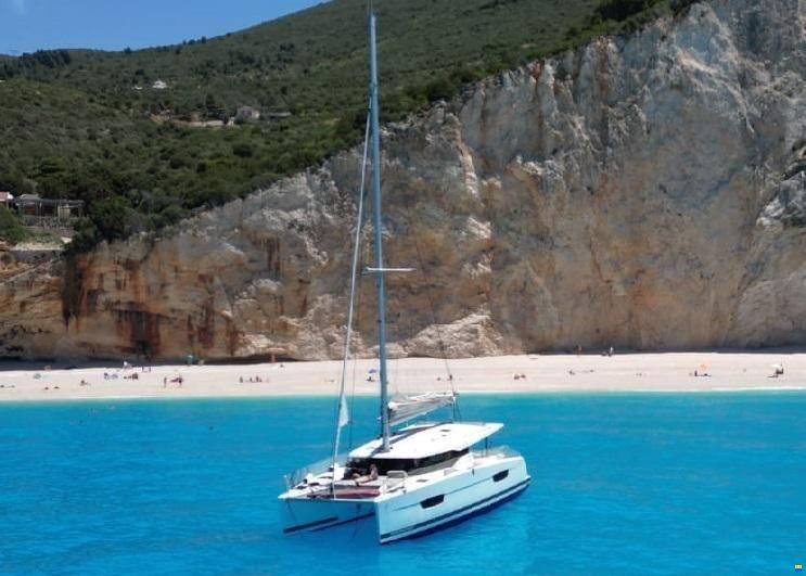 Fountaine Pajot Lucia 40