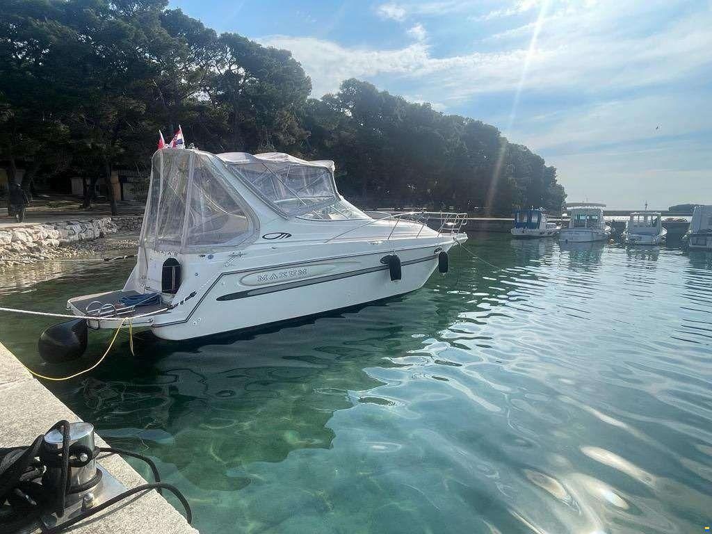 Maxum 2700 SCR