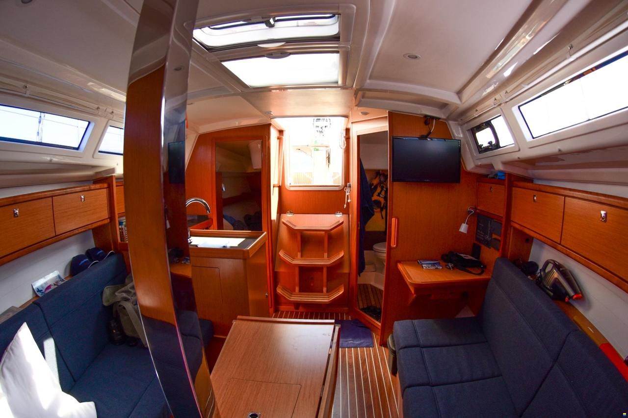 Bavaria Cruiser 33