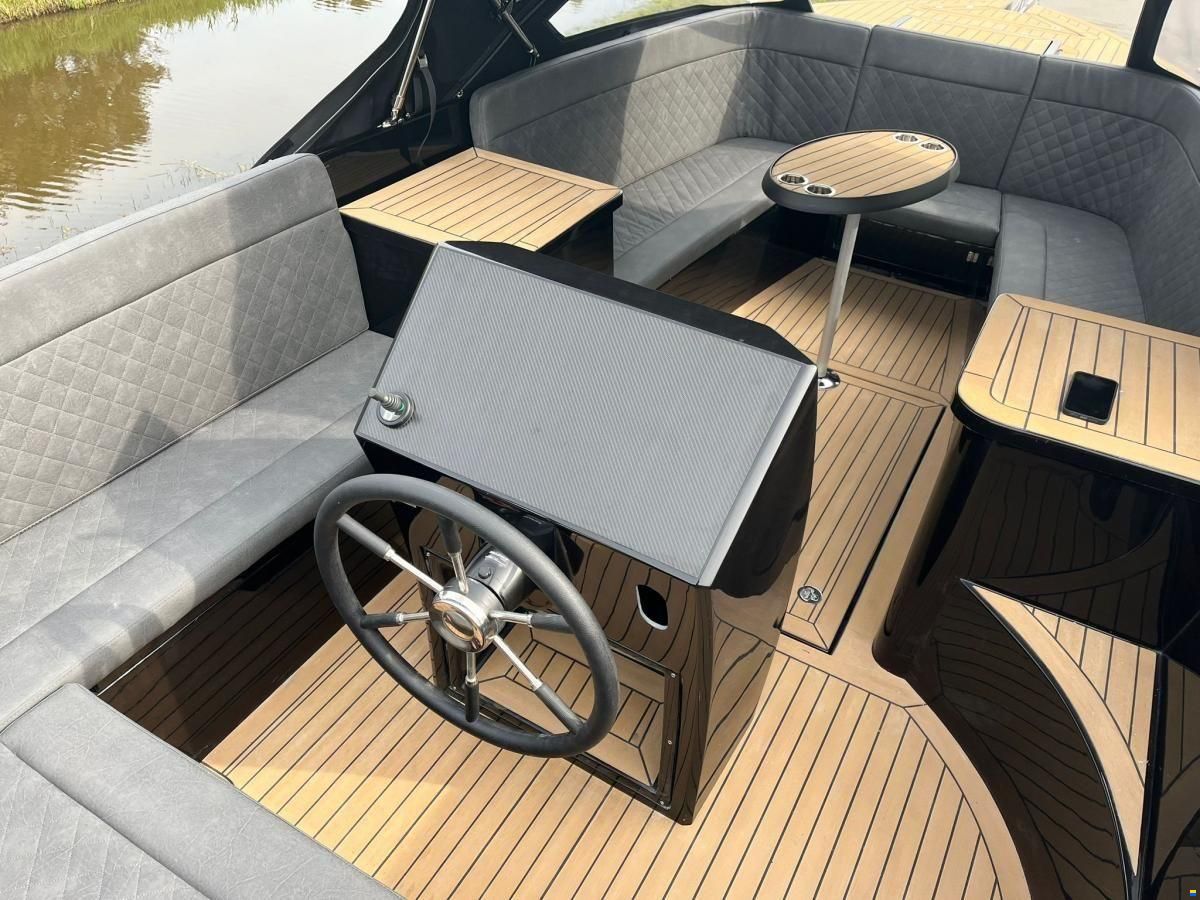 Maxima 740 Tender