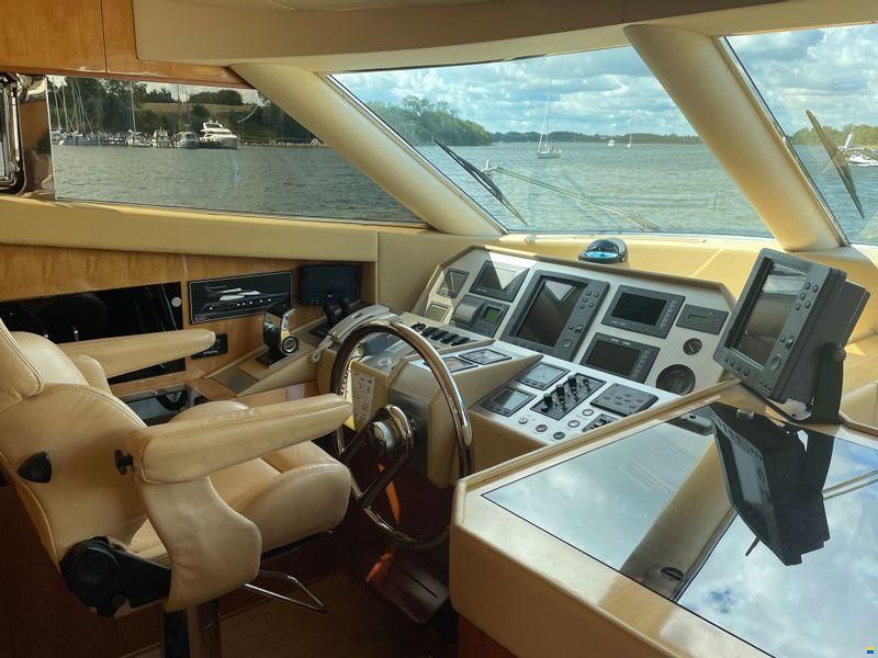 Elegance Yachts 64 Garage